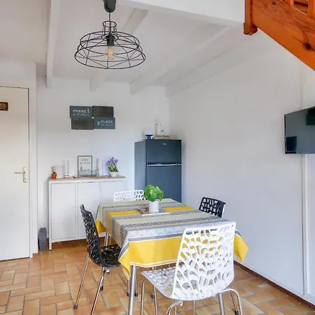 Semesterbostad 280m De La - Piscine - Sejour A 4 *