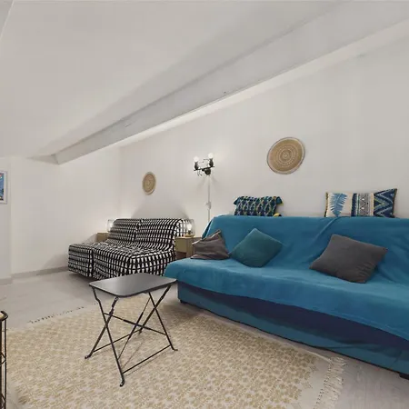 Holiday home 280m De La - Piscine - Sejour A 4